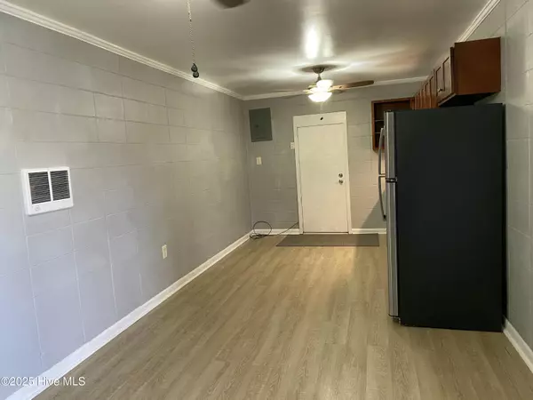 Jacksonville, NC 28540,111 Morton ST #4