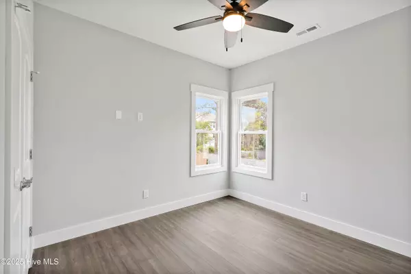 Carolina Beach, NC 28428,213 Spartanburg AVE #2