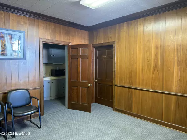 Clinton, NC 28328,312 College ST #B-2