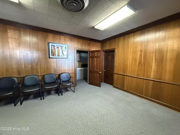 Clinton, NC 28328,312 College ST #B-2