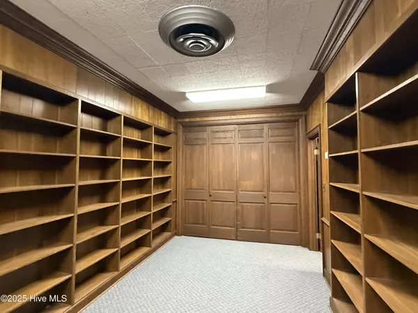 Clinton, NC 28328,312 College ST #B-2