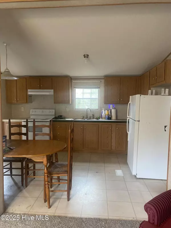 Sneads Ferry, NC 28460,206 Dunn RD