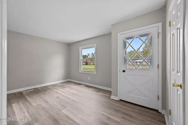 Jacksonville, NC 28546,106 Ronny CT