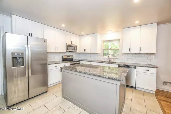 Wilmington, NC 28409,9 Castlewood DR