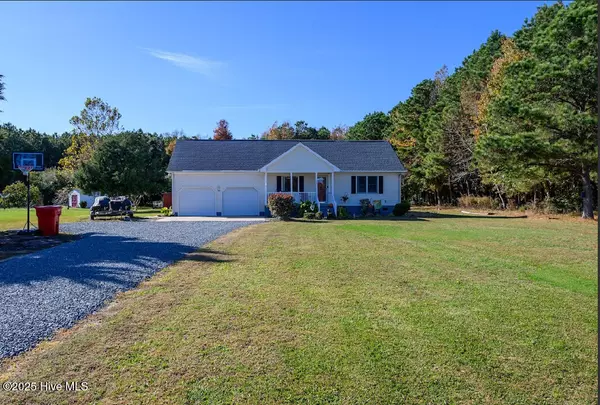 Knotts Island, NC 27950,240 Woodleigh RD