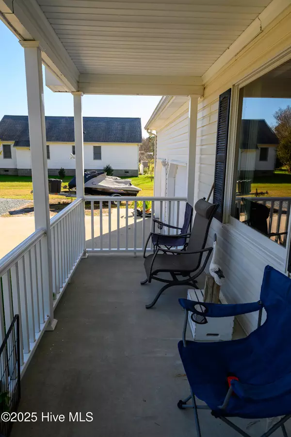 Knotts Island, NC 27950,240 Woodleigh RD