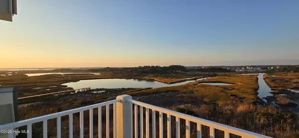 North Topsail Beach, NC 28460,1117 New River Inlet RD