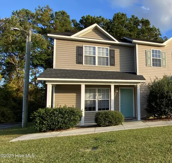 368 Hunting Green DR, Jacksonville, NC 28546