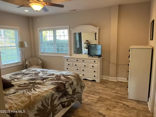 Ocean Isle Beach, NC 28469,6777 Roberta RD SW