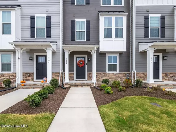 302 Lydia ST, Moyock, NC 27958