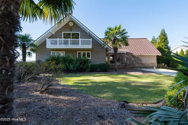 810 Madam Moores LN, New Bern, NC 28562