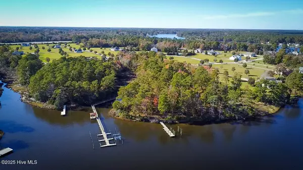 Arapahoe, NC 28510,76 Club House DR