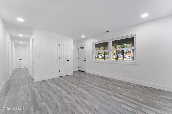 Jacksonville, NC 28540,100 S Hill CT