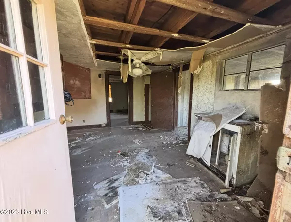 Red Springs, NC 28377,408 W 4th AVE