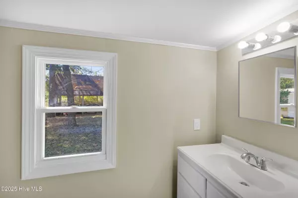 New Bern, NC 28560,1707 Asheville ST