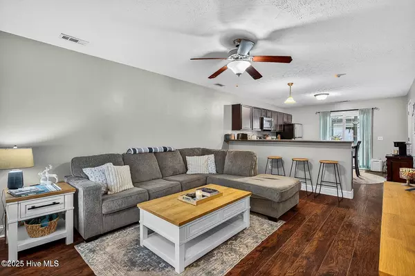 Jacksonville, NC 28546,404 Falls CV