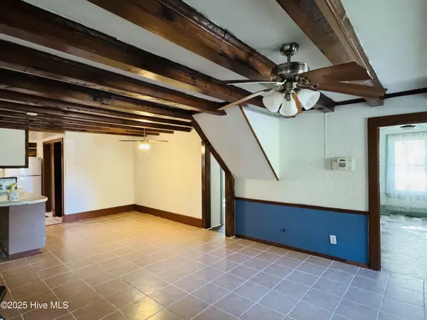 Williamston, NC 27892,506 N Haughton ST