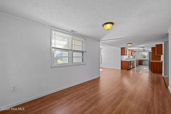 New Bern, NC 28560,104 Glenburnie DR