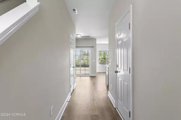 Sneads Ferry, NC 28460,335 S Stingray LN