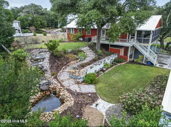 Emerald Isle, NC 28594,303 Live Oak ST