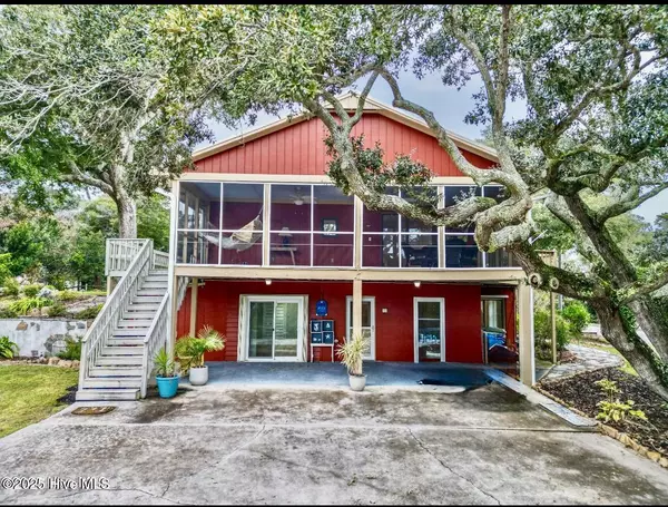 Emerald Isle, NC 28594,303 Live Oak ST