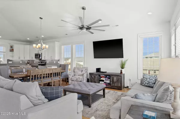 Surf City, NC 28445,1318 N New River DR