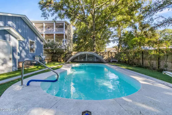 Oak Island, NC 28465,120 SW 7th ST