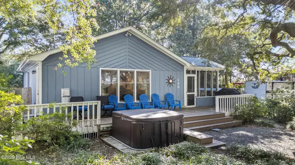 Oak Island, NC 28465,120 SW 7th ST