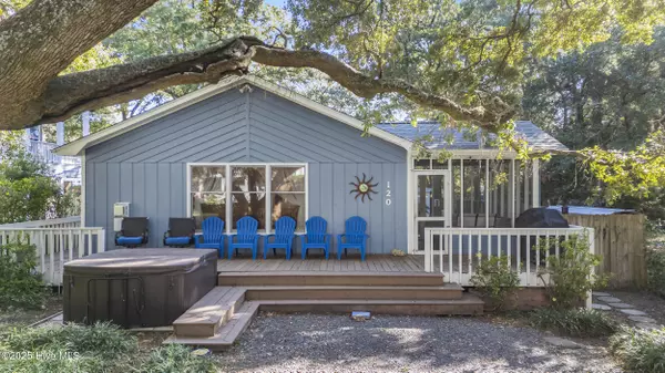 120 SW 7th ST, Oak Island, NC 28465