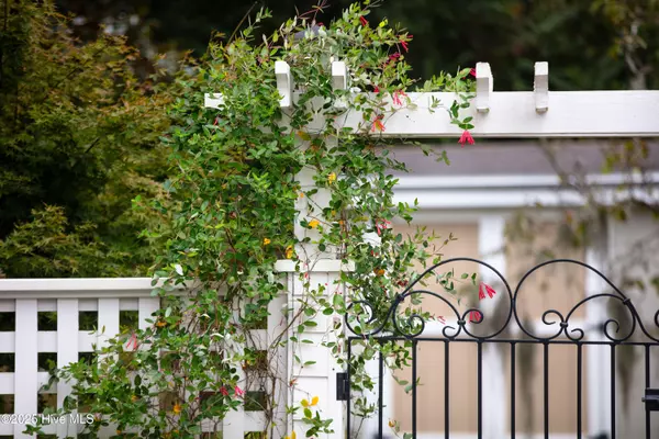 Wilmington, NC 28403,807 Colonial DR