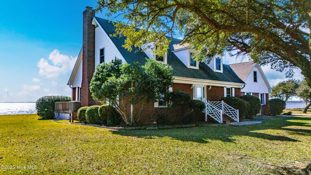 192 Highway 70, Beaufort, NC 28516