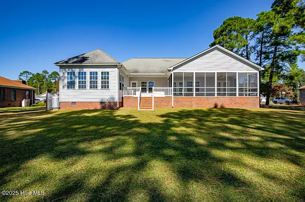 New Bern, NC 28560,2011 Caracara DR