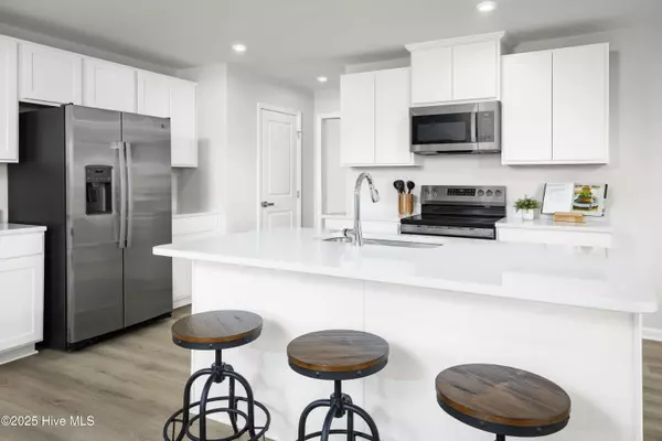 Winnabow, NC 28479,822 Haw Creek AVE NE