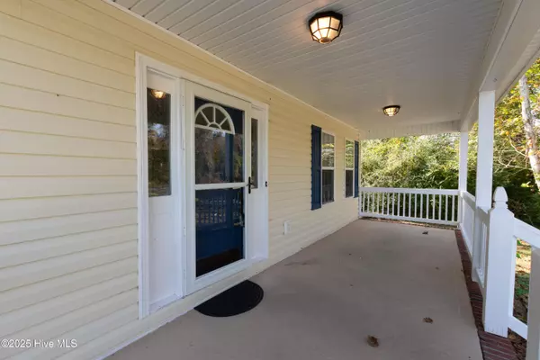 Richlands, NC 28574,236 Petersburg RD