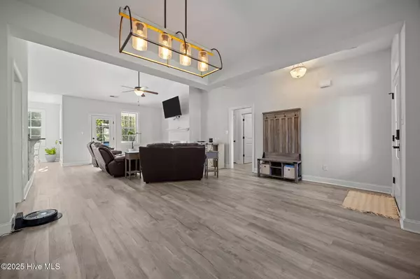 Hubert, NC 28539,506 Diamond Ridge CT