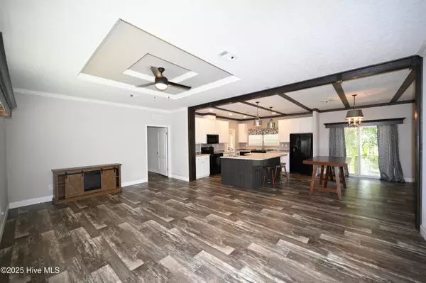 Whiteville, NC 28472,6177 James B White HWY N