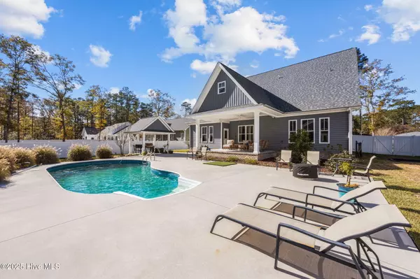 Trent Woods, NC 28562,410 Hawthorne RD