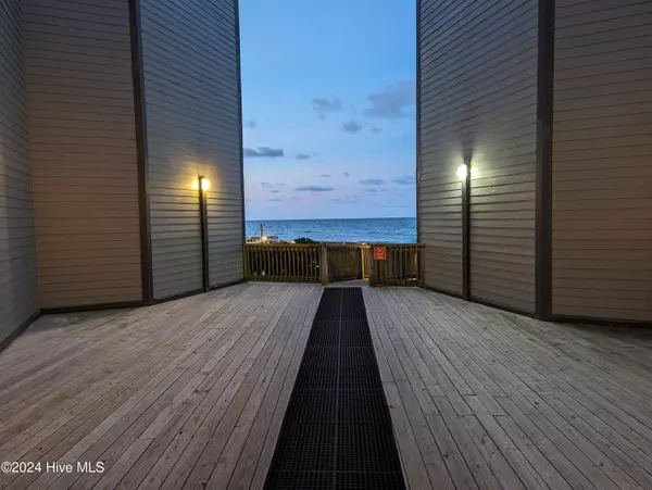 North Topsail Beach, NC 28460,1896 New River Inlet RD #1314