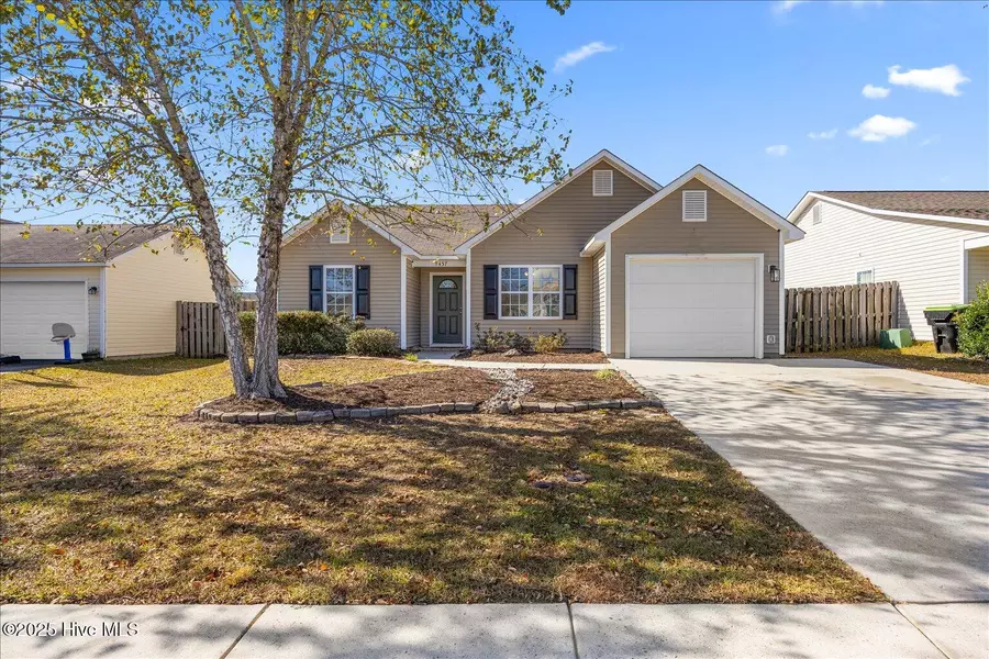 1437 Spring Pine CT NE, Leland, NC 28451