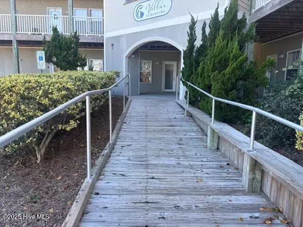 100 Lighthouse LN #C1, Cedar Point, NC 28584