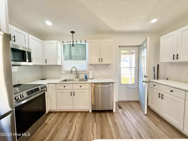 Edenton, NC 27932,201 Hawthorne RD