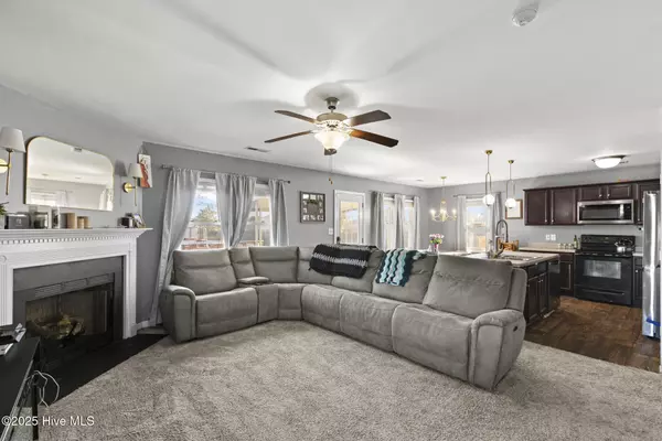 Hubert, NC 28539,135 Rosemary AVE