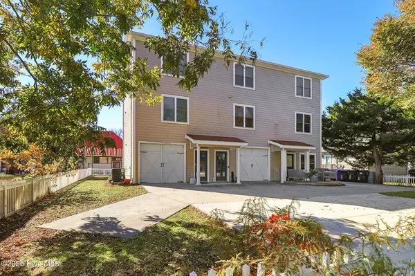 Beaufort, NC 28516,615 Broad ST #B