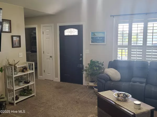 Holly Ridge, NC 28445,300 Pine Ridge LN