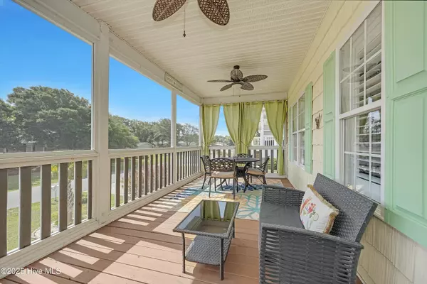 Oak Island, NC 28465,409 Womble ST