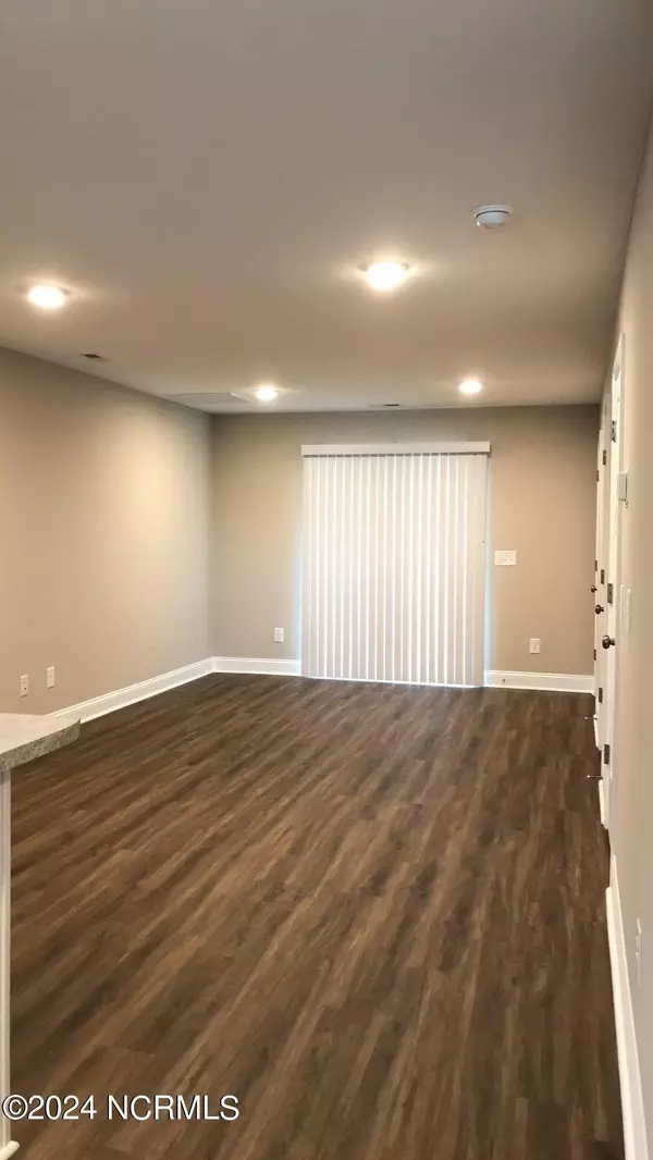 Hubert, NC 28539,124 Smallwood RD