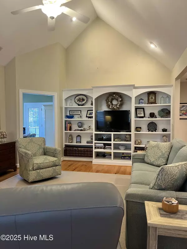 Morehead City, NC 28557,1704 Ivory Gull DR