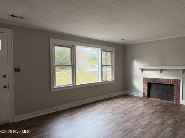 Gloucester, NC 28528,547 Pigott RD