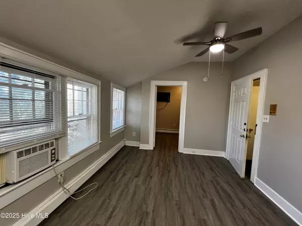 Elizabeth City, NC 27909,1221 Carolina AVE #3d