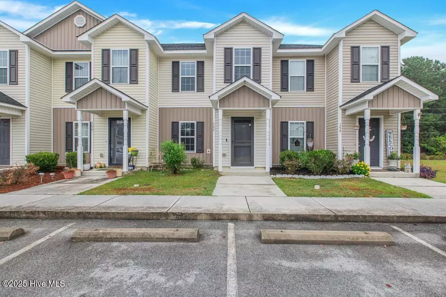 157 W Murrow LN, Jacksonville, NC 28546